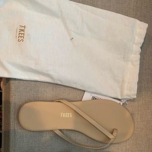 Tkees flops new with tags